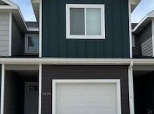 1078 Thames Ct, Grand Forks, ND 58203