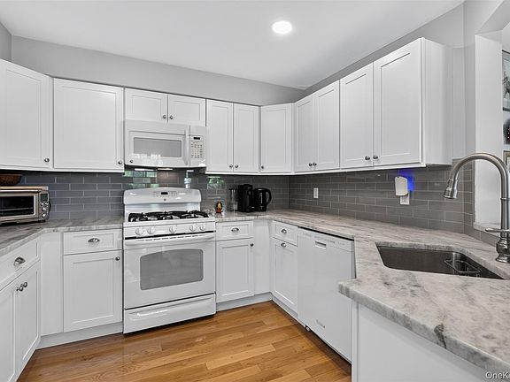 5th image of 106 Half Moon Bay Drive