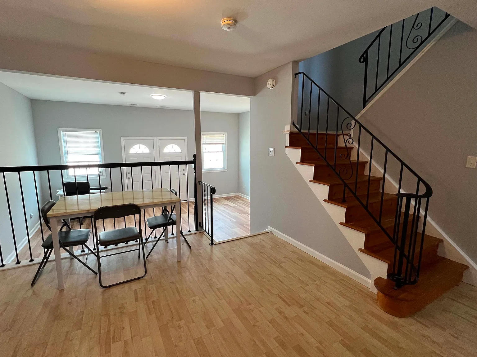 3 bed, 1520 sqft, $3,200 — Photo 2