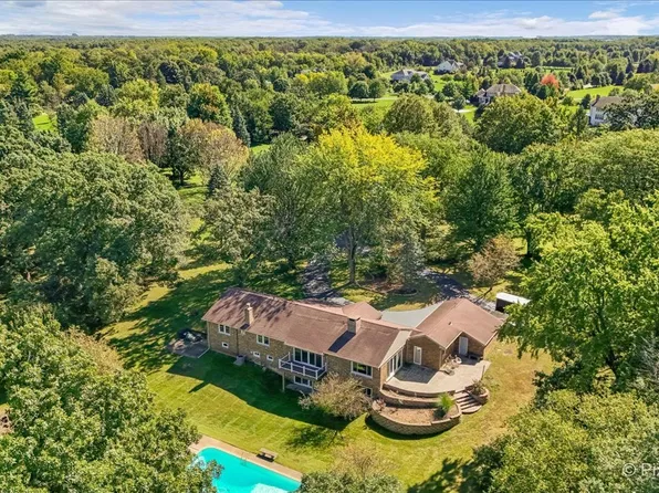31W544 Penny Rd, Barrington, IL 60010