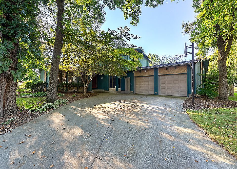 1st image of 2625 29 1/2 Street Ct