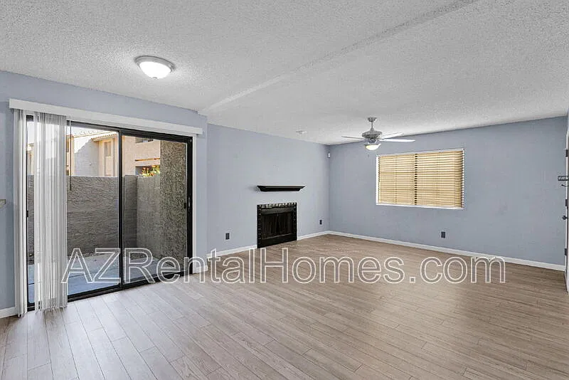 2 bed, 2.0 bath, 1003 sqft, $1,395 — Photo 3