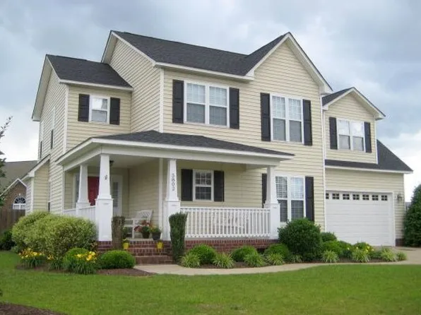 5802 Kessinger Ct, Hope Mills, NC 28348