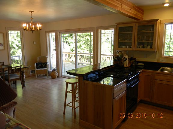 Dining to Front Deck