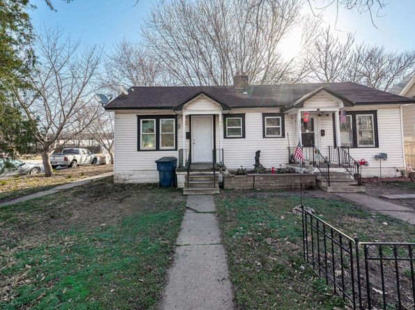 wichita-kansas-77356117 picture