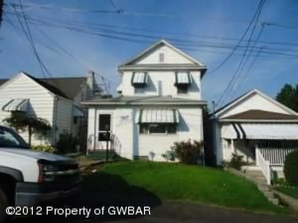 530 Chestnut St, Hanover Township, PA 18706