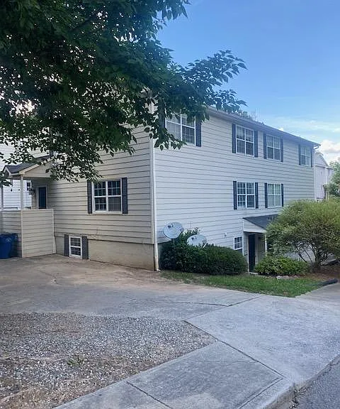 1634 Leona St NW — Photo 3