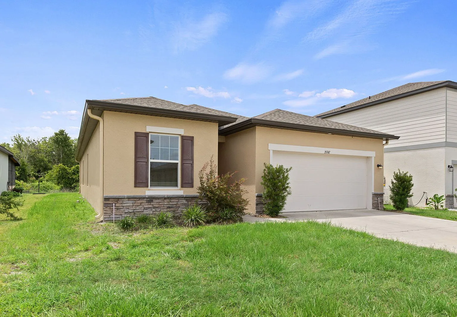 4 bed, 3.0 bath, 1900 sqft, $2,450 — Photo 2