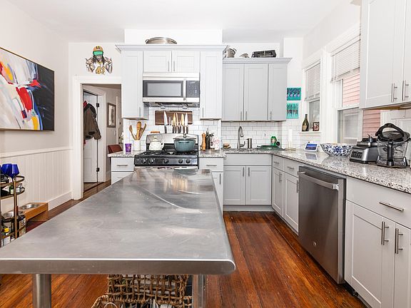 3rd image of 50 Armstrong Ave Floor 1