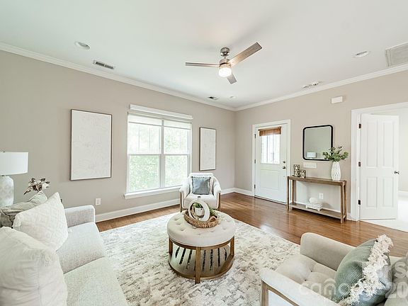 5th image of 10236 Vanguard Pkwy