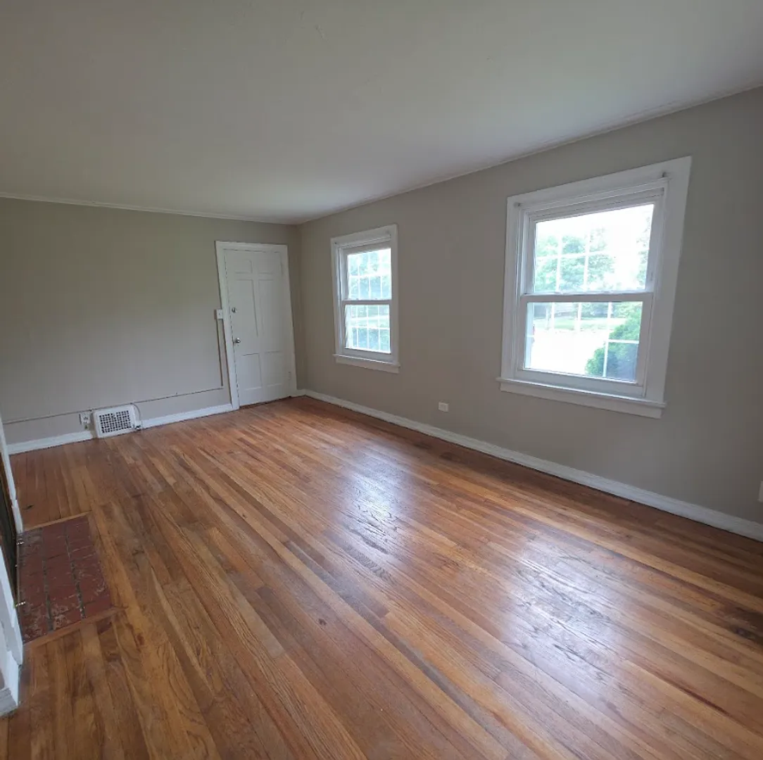 17014 Kenyon Road — Photo 3