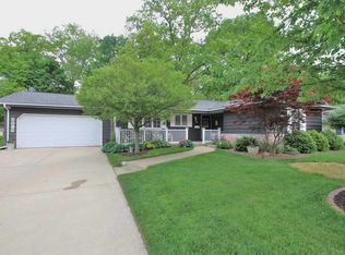 2519 N Rockwood Dr, Peoria, IL 61604