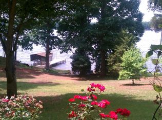 2 Pine Forest Rd, Bracey, VA 23919