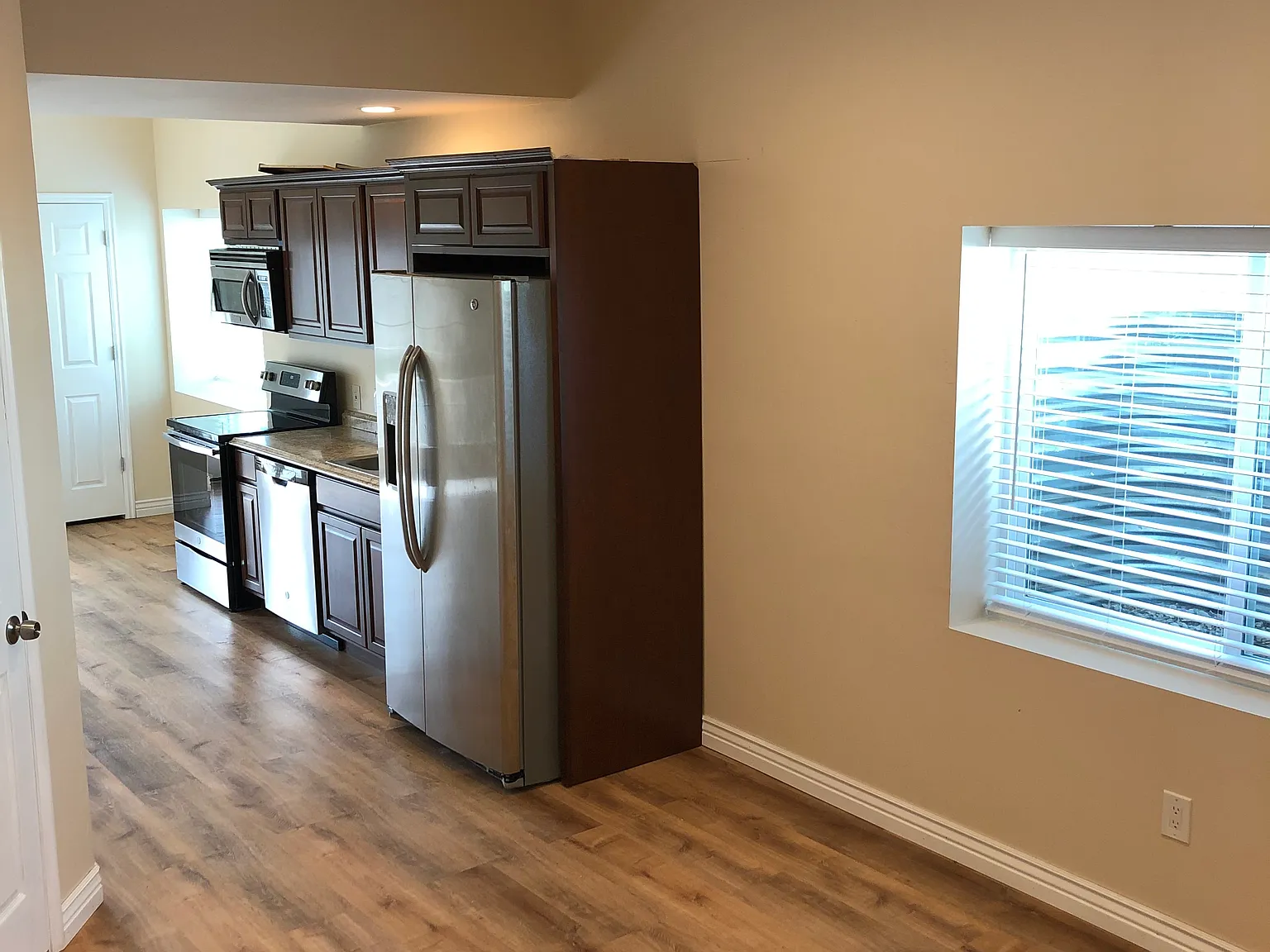 2 bed, 900 sqft, $1,450 — Photo 4
