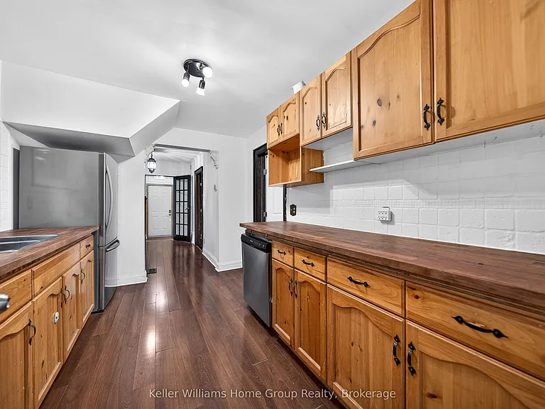 483 Woolwich St — Photo 14