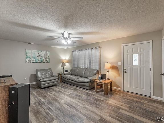 5th image of 2601 Holly Hills Dr