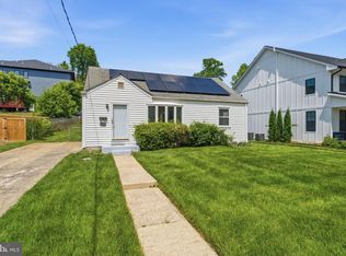 2146 Pimmit Dr, Falls Church, VA 22043