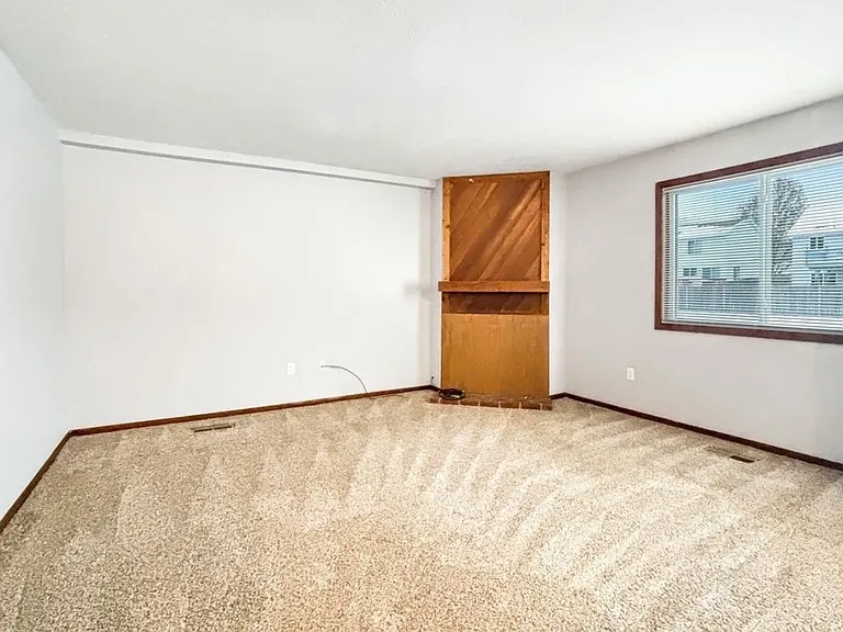 2069 Andrew St SE #4 — Photo 8