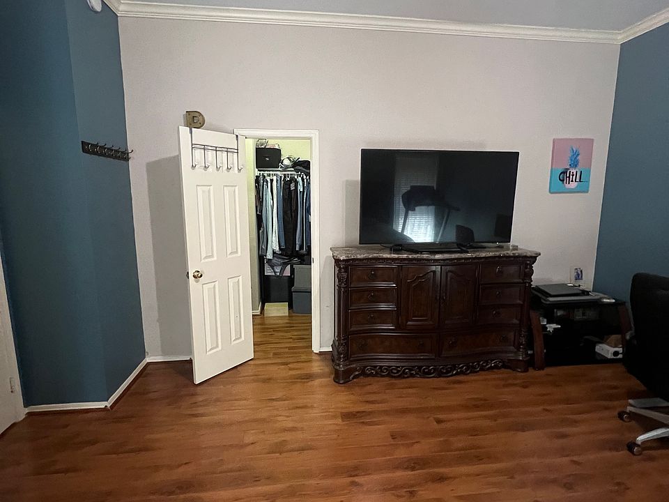 1st image of 2717 Zoeller Dr