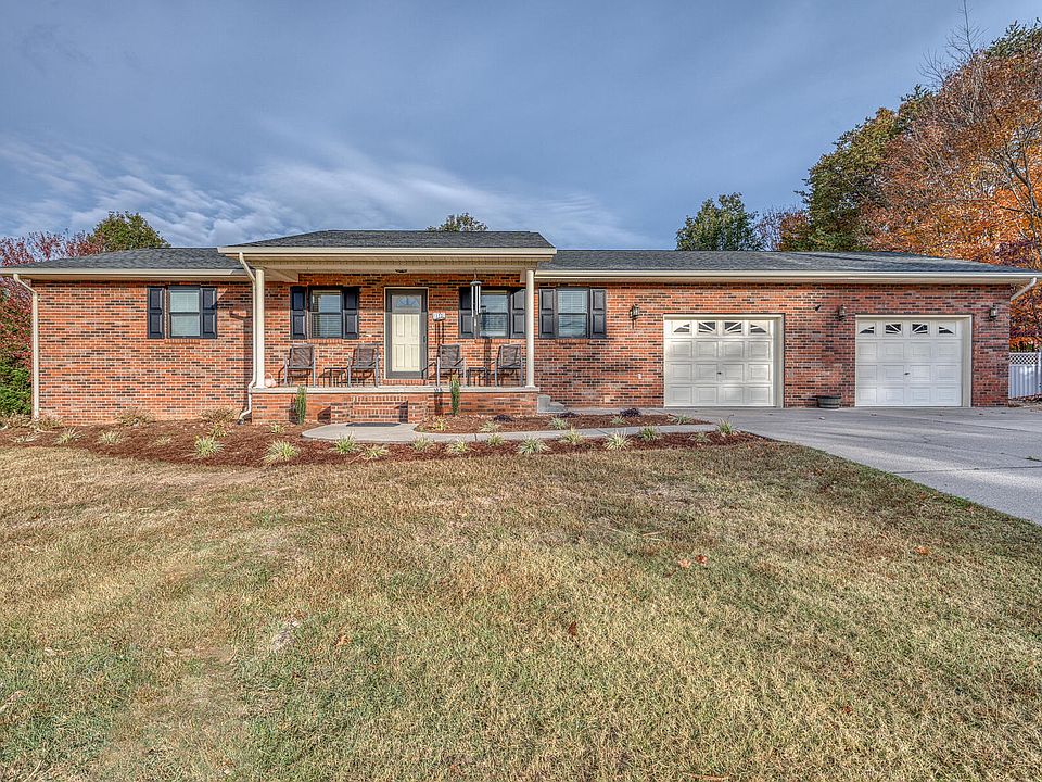 1st image of 132 Cedar Crest Cir