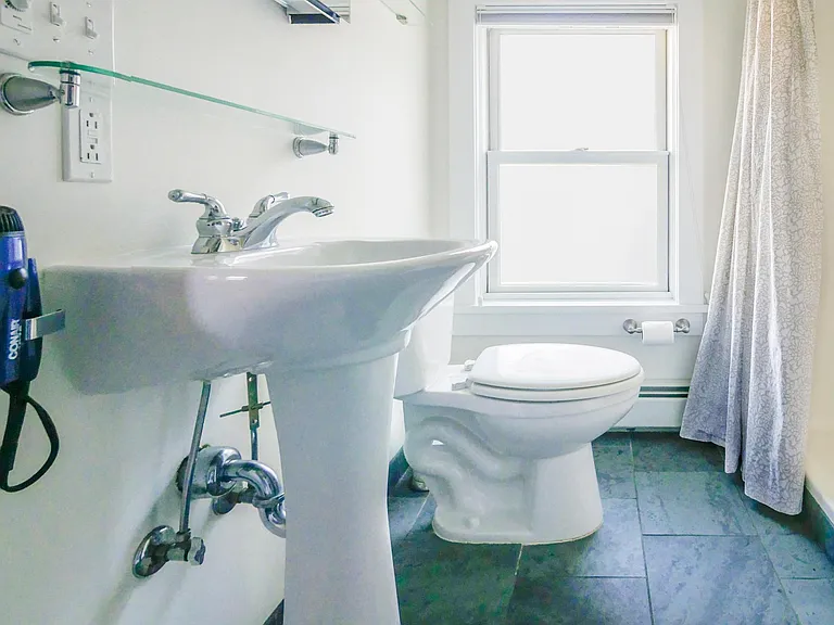 2nd Floor. Bathroom