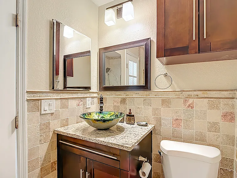 17208 Orangewood Dr — Photo 39