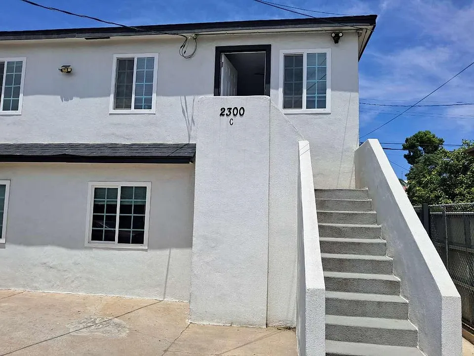 2300 Lake St