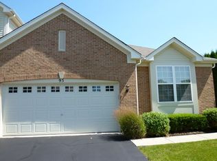 95 Regent Dr, Gilberts, IL 60136