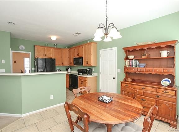5th image of 13438 Damson Dr