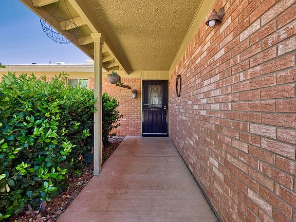 4th image of 3118 E Oakmont Dr