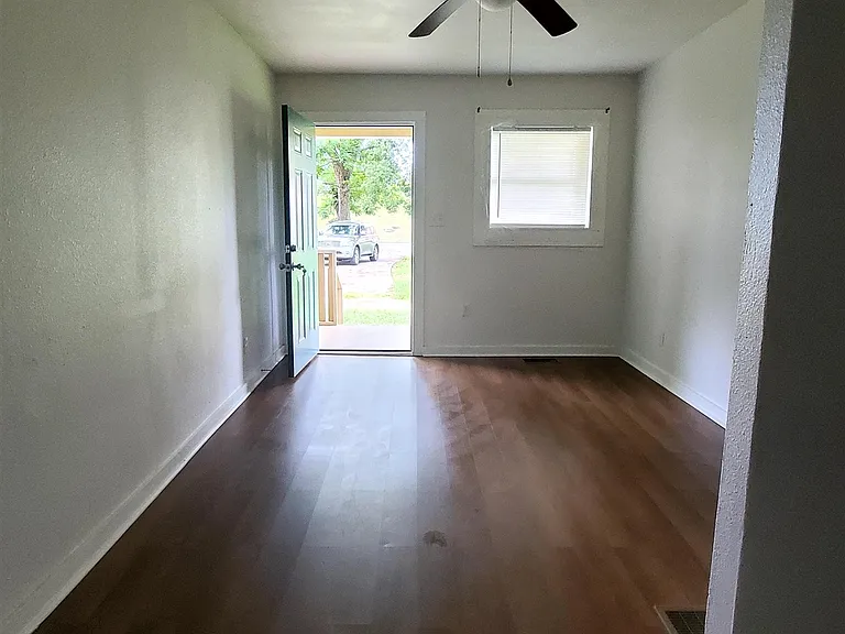 543 Okaloosa St — Photo 1