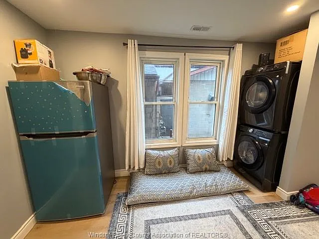 25 Giles Blvd E #MAIN LEVEL — Photo 15