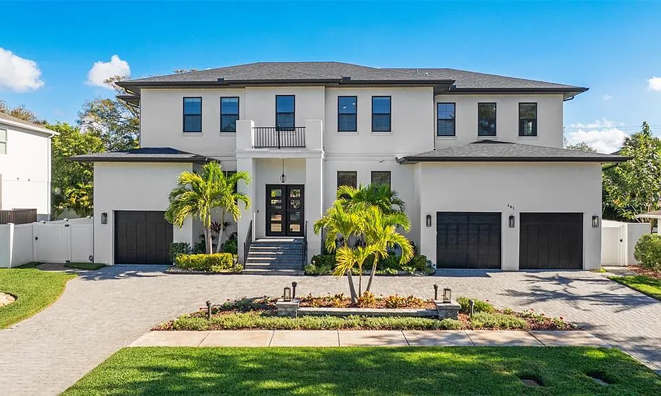 481 W Davis Blvd