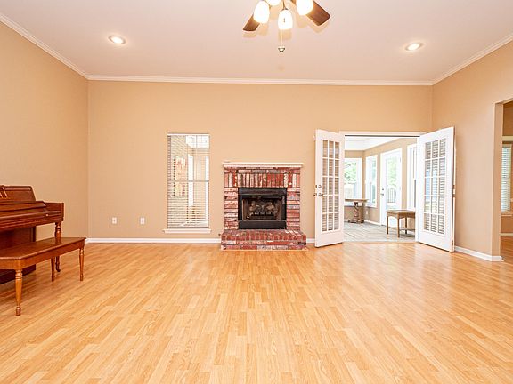 4th image of 204 Jaci Ln