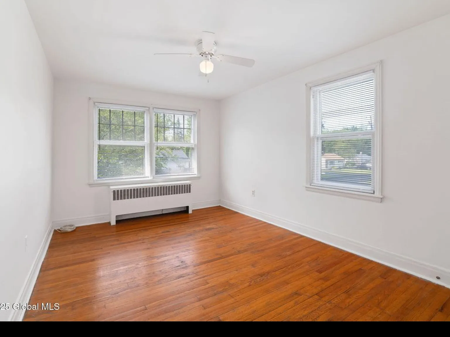 11 Kimberly St — Photo 4