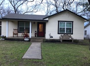 411 Bremond St, Franklin, TX 77856