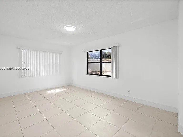8290 Lake Dr #130 — Photo 9