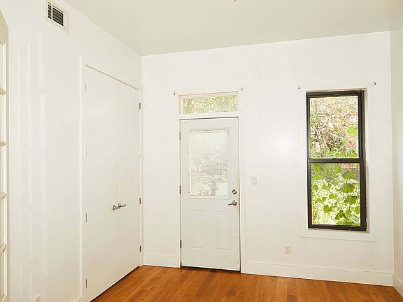 4th image of 259 Jefferson Ave #1L