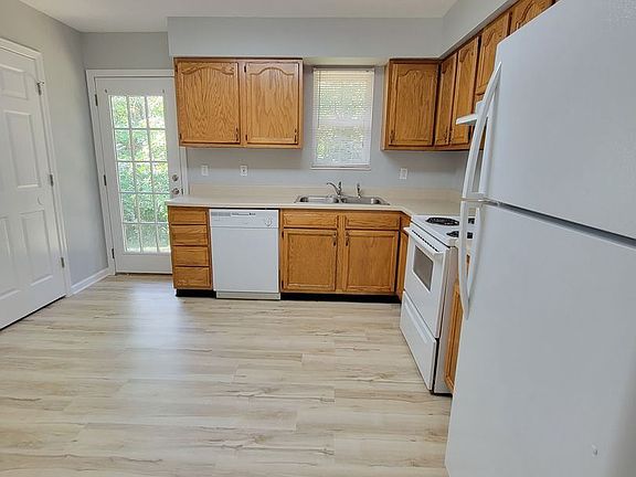 4th image of 7520 Glen Walker Ln