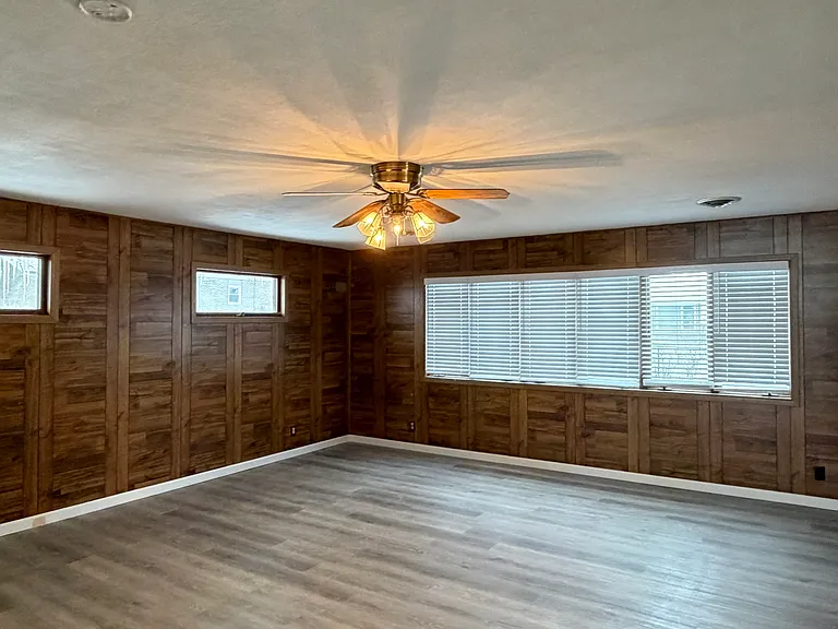 816 Gloria Ave — Photo 6
