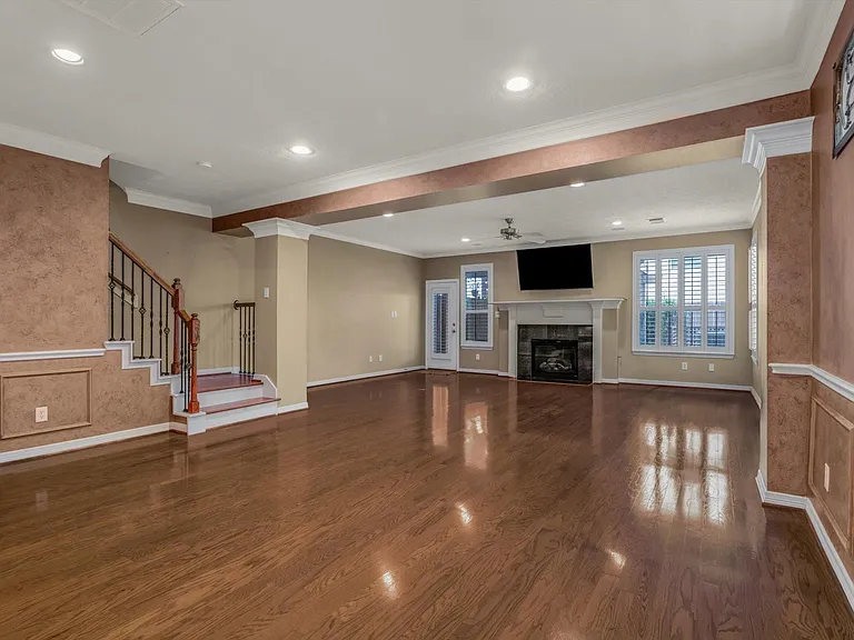 1524 Birdsall St — Photo 11