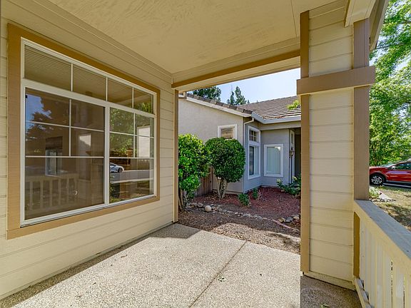 4th image of 359 Seaton Dr