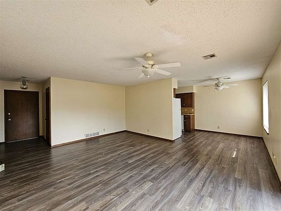 2nd image of 2702 N Park Dr