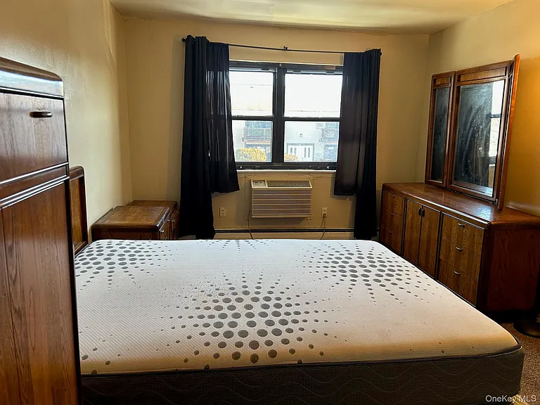 68 Sneden Pl W #68 — Photo 17