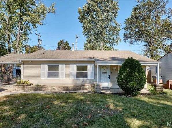 36 Jamestown Dr, Saint Peters, MO 63376