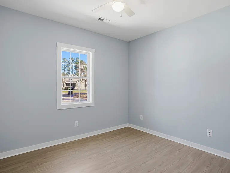 1040 Beaufort Rd — Photo 15