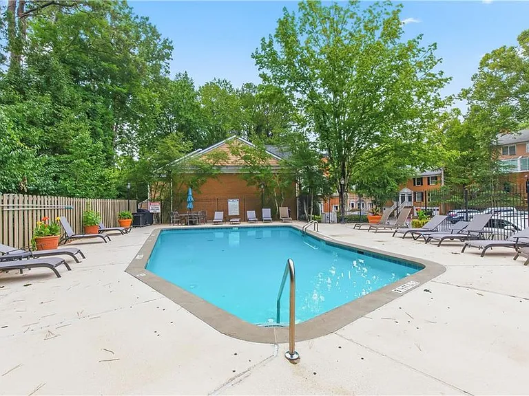 7500 Roswell Rd #80 — Photo 26