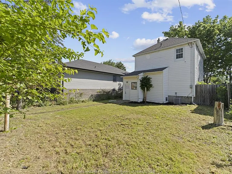 371 Curry Ave — Photo 35