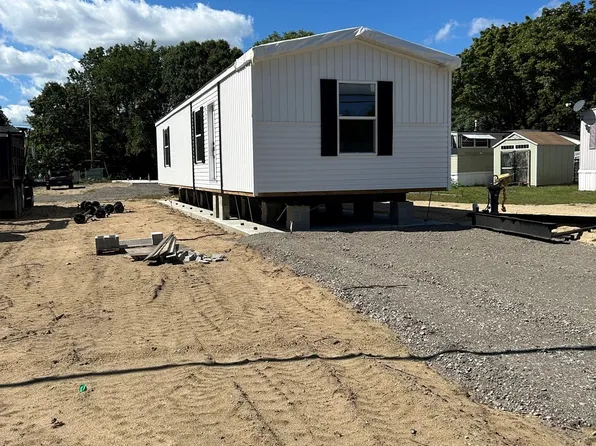 460 Collins St #1A, Attleboro, MA 02703