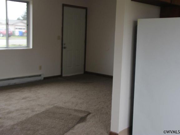 3rd image of 355 Dianne Ct